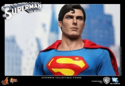 Hot Toys - 1/6th scale Superman Collectible Figure (Special Edition)