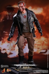 Hot Toys - 1/6 Scale Terminator- T-800 Battle Damaged Version Collectible Figure 