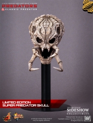 Hot Toys - 1/6th scale Classic Predator Collectible Figure (Special Edition)